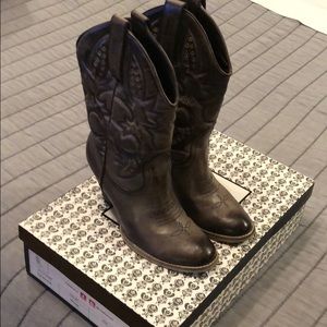 Women’s Volatile Boots